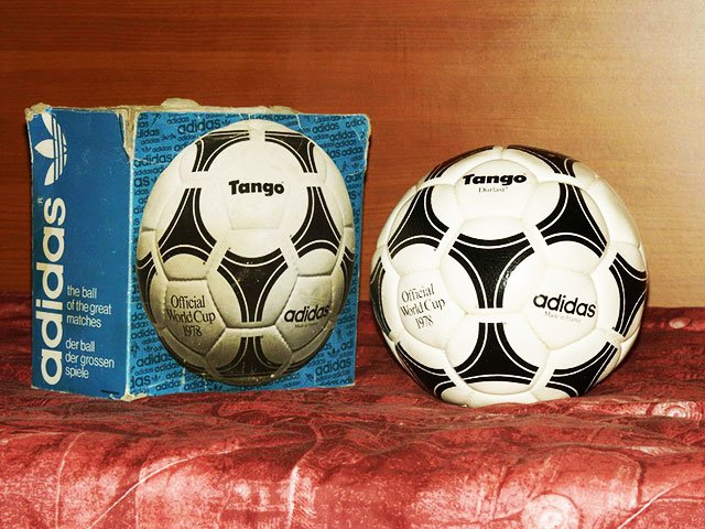 ADIDAS TANGO DURLAST - 78 - Balones de Mundiales