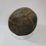 Balon antiguo de fútbol