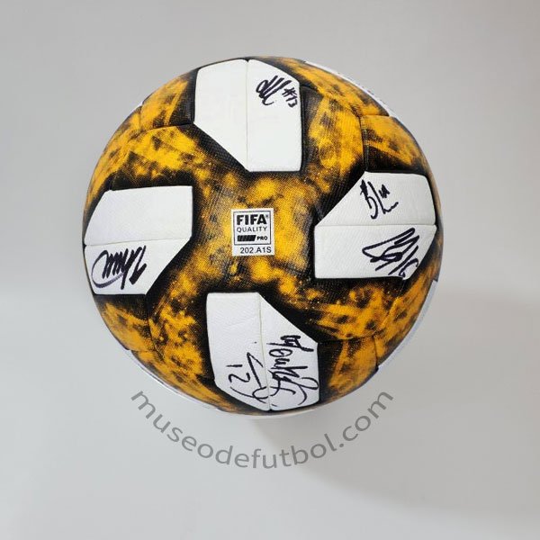 Método Decorativo biografía Adidas Nativo Questra MLS Kick Childhood Cancer Conext19 2019 - Museo de  Fútbol